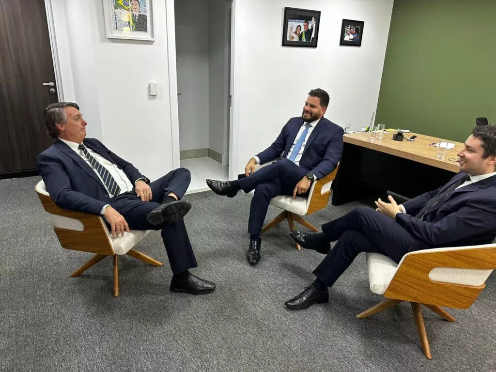 Capitão Contar e Catan se reúnem com Bolsonaro em Brasília e diz que plano é “unir a direita e construir bases sólidas para 2026”