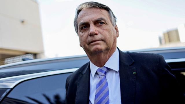 "Sigo sofrendo uma perseguição implacável" afirma Bolsonaro alvo da operação da PF nesta quinta
